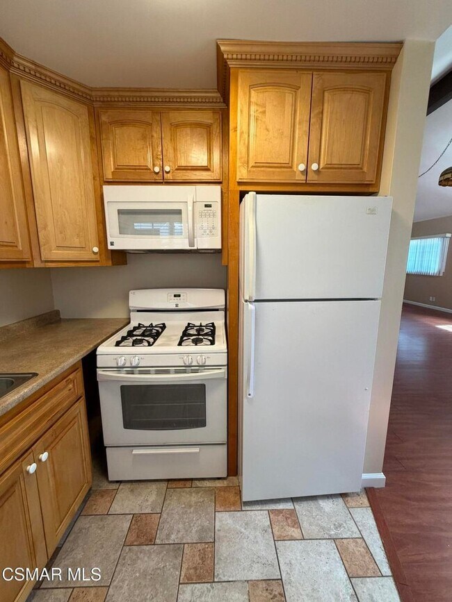 Building Photo - Welcome this single story, beautifully maintained and thoughtfully updated home South Of The Boul...