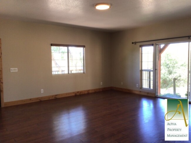 Building Photo - Nice view of Folsom Lake