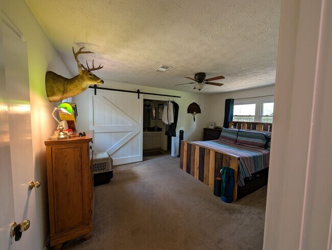 Building Photo - 940 Tacoma Dr