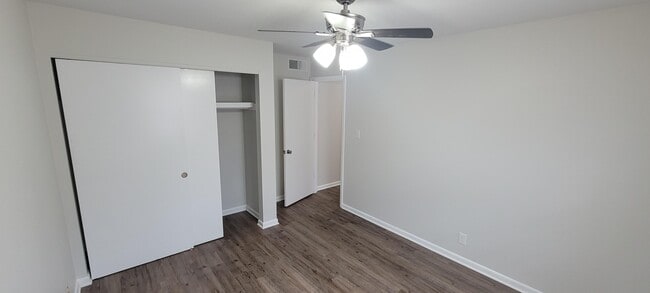 Building Photo - 405 Brewer Dr