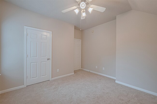 Building Photo - 23 Red Adler Pl