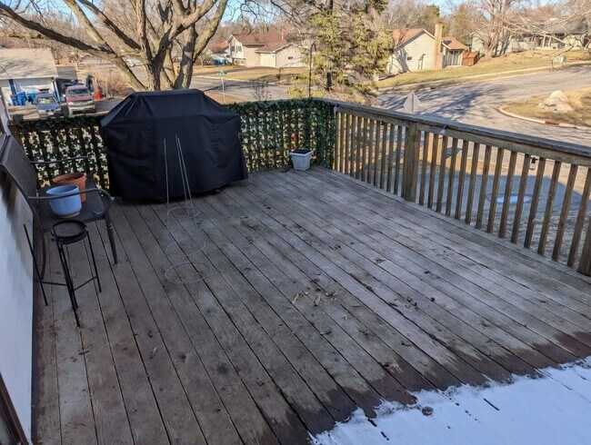 Building Photo - Awesome 3 bed unit