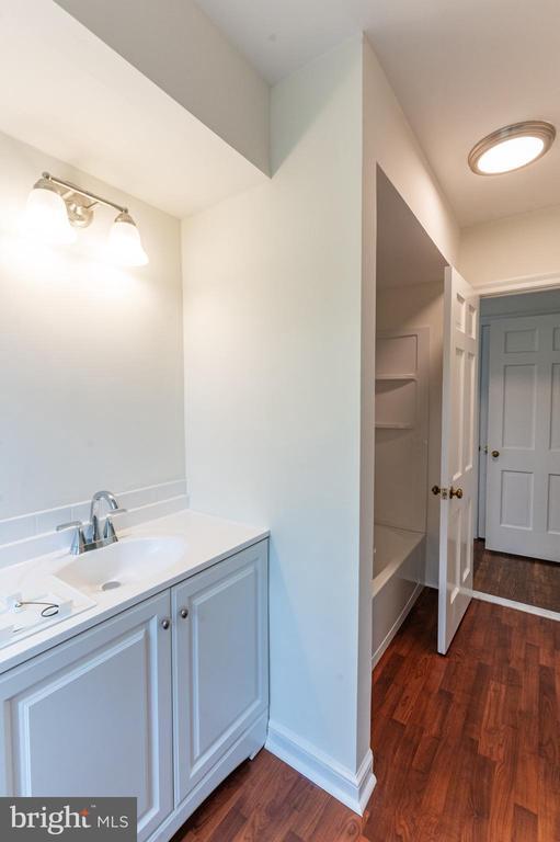 Building Photo - 50 Wistar Rd