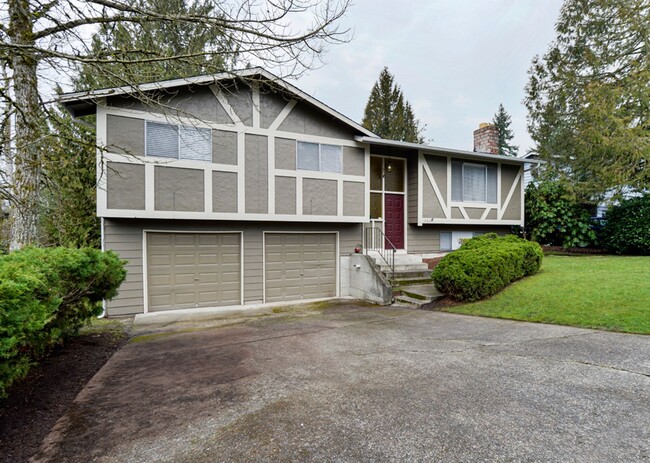 Building Photo - Remodeled  House - 4 Bed 2 Bath - Renton