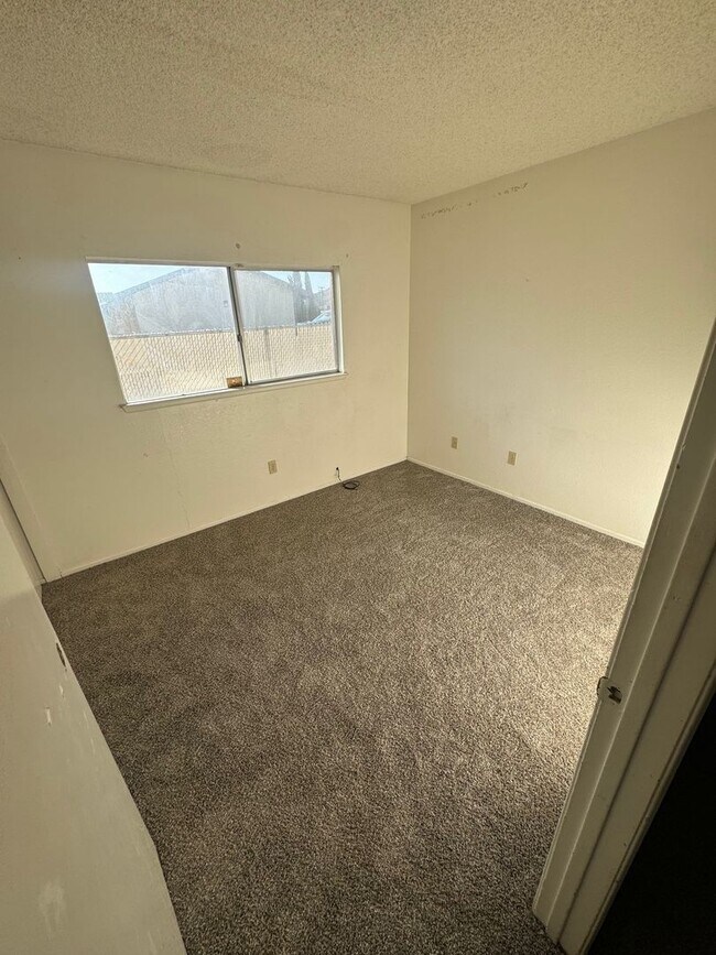 Building Photo - 6739