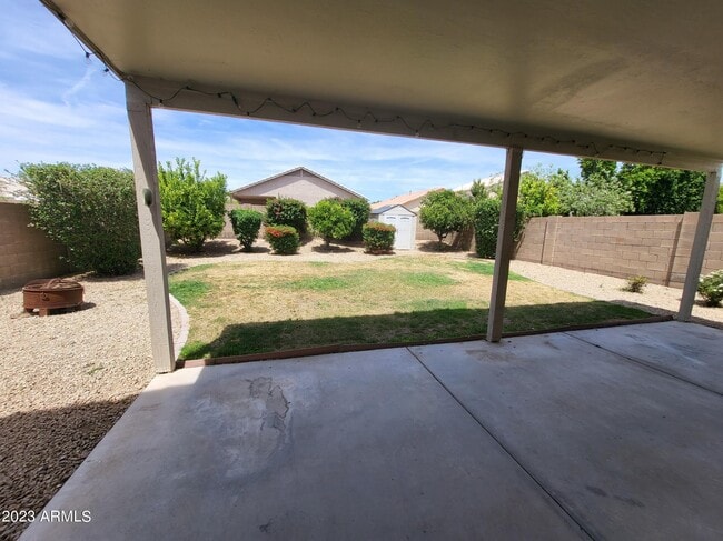 Building Photo - 6816 W Buckskin Trail
