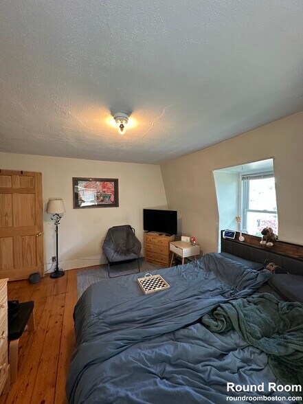 Building Photo - 282 Summer St