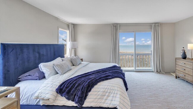 Building Photo - 552 Dune Rd