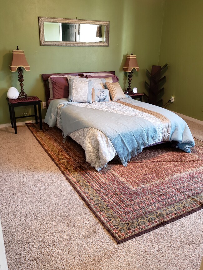 Master Bedroom (Upstairs) - 536 Lanier Crescent