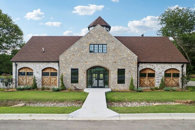 Building Photo - BRAND NEW LUXURY 3 BEDROOM 2.5 BATH TOWNHO...