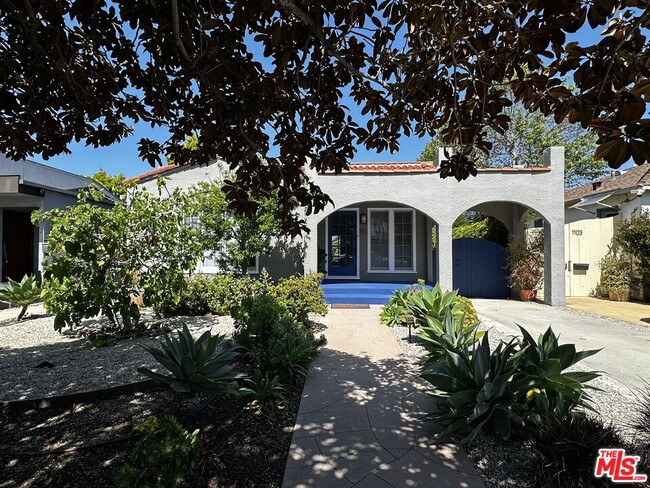 Primary Photo - 1101 Palms Blvd