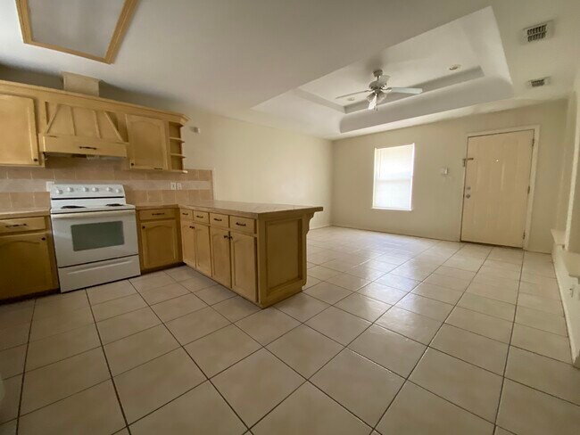 Building Photo - 3022 Carson St