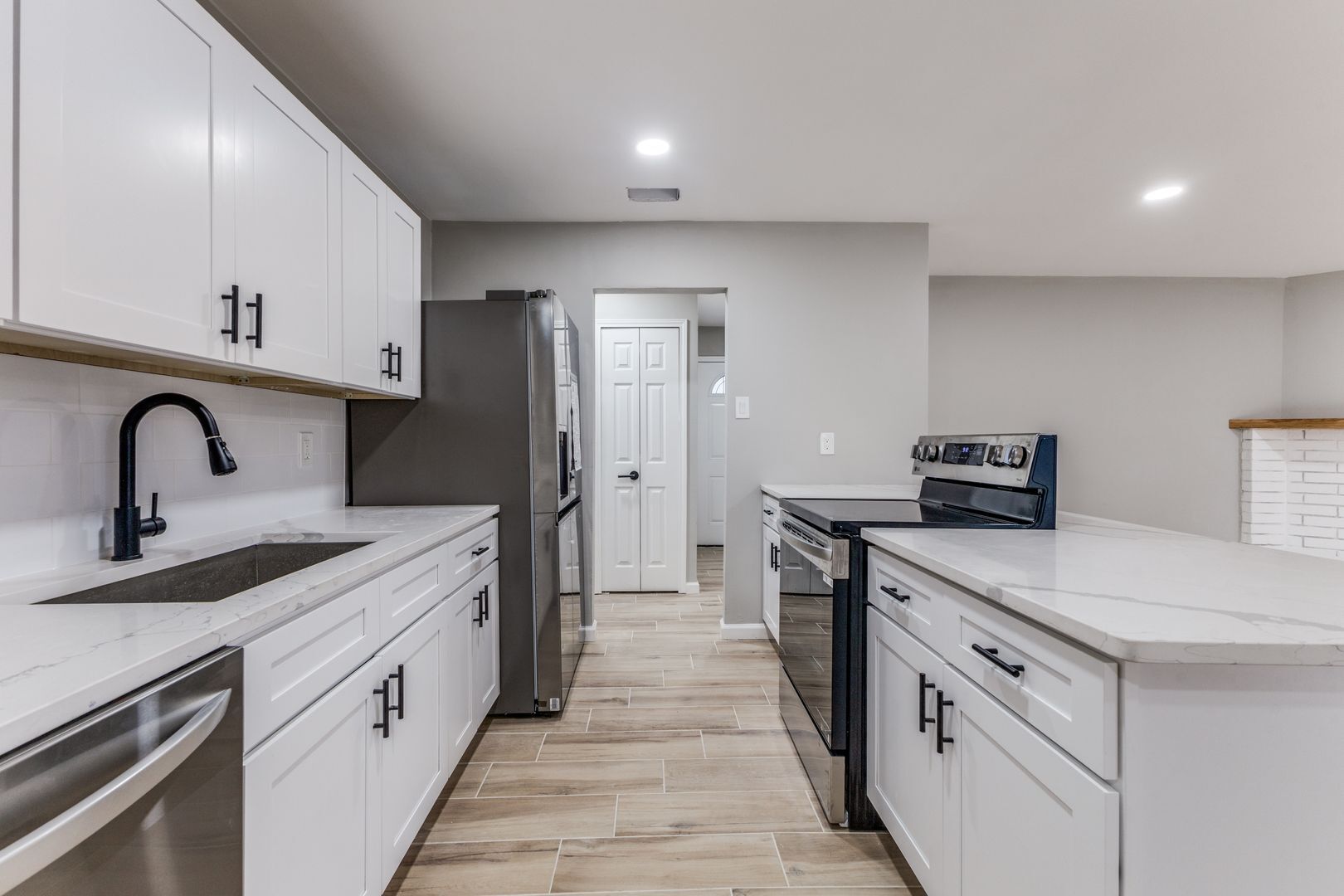 Building Photo - 5710 Ridgecove Dr