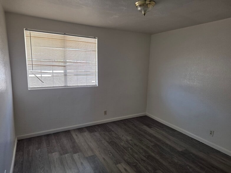 Building Photo - 16594 Orange Way