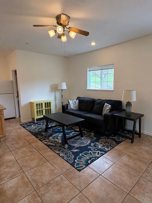 Building Photo - 42 Jacks Ln