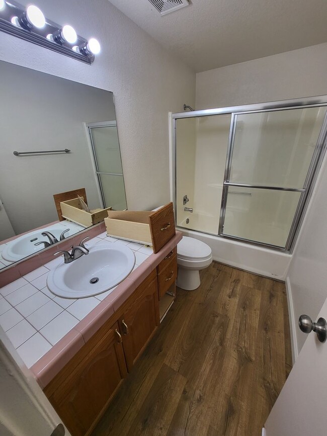 Building Photo - 401 Allouette Way