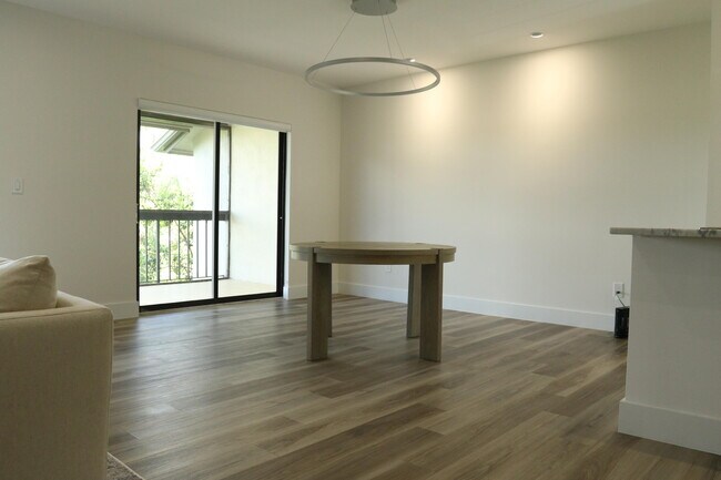 Building Photo - 11311 Pond View Dr
