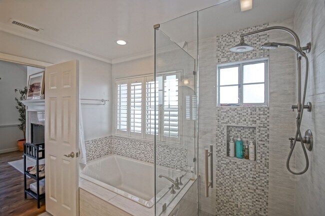 Building Photo - BEAUTIFULLY REMODELED, HIGH-END REDONDO HILLS HOME W/ AMAZING GREAT ROOM LIVING SPACE, 2 BALCONIE...