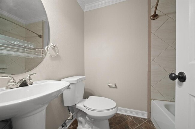 Building Photo - 506 Brendon Park Ln