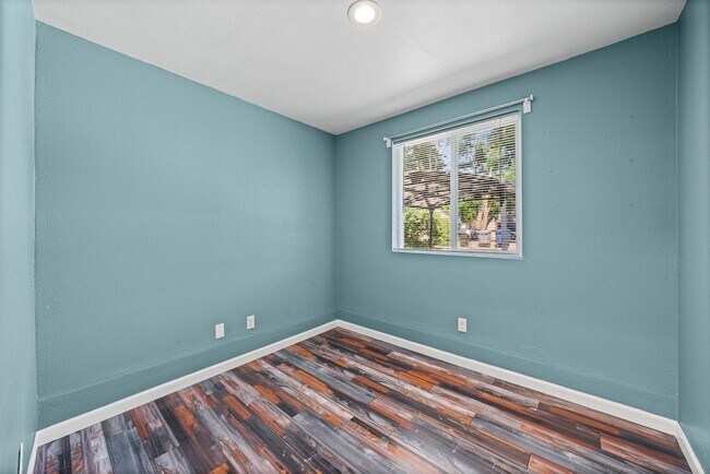 Building Photo - 1421 N 32nd St