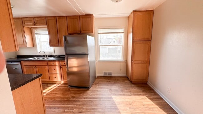 Building Photo - 120 Garden St