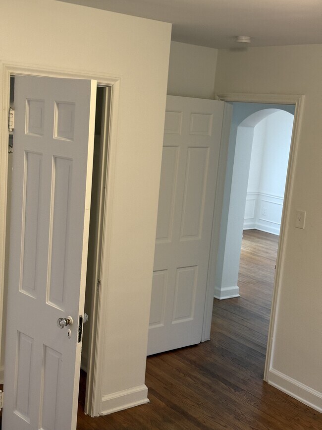 Building Photo - 5752 Bishop St