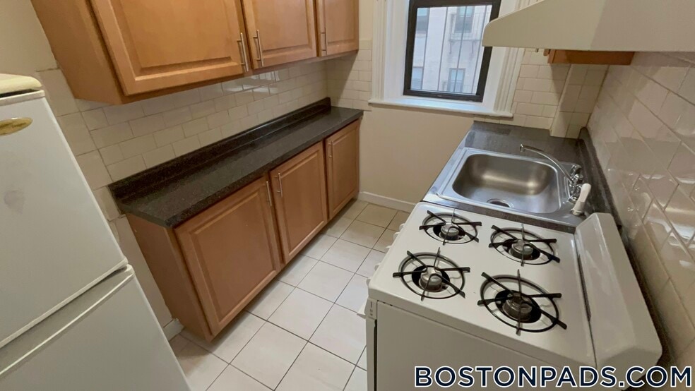 Building Photo - 1156 Commonwealth Ave