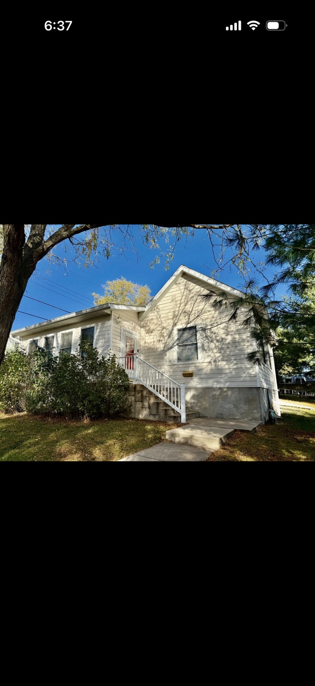 Building Photo - 422 Chartres St