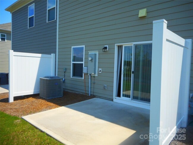 Building Photo - 5224 Maynard Hl Dr