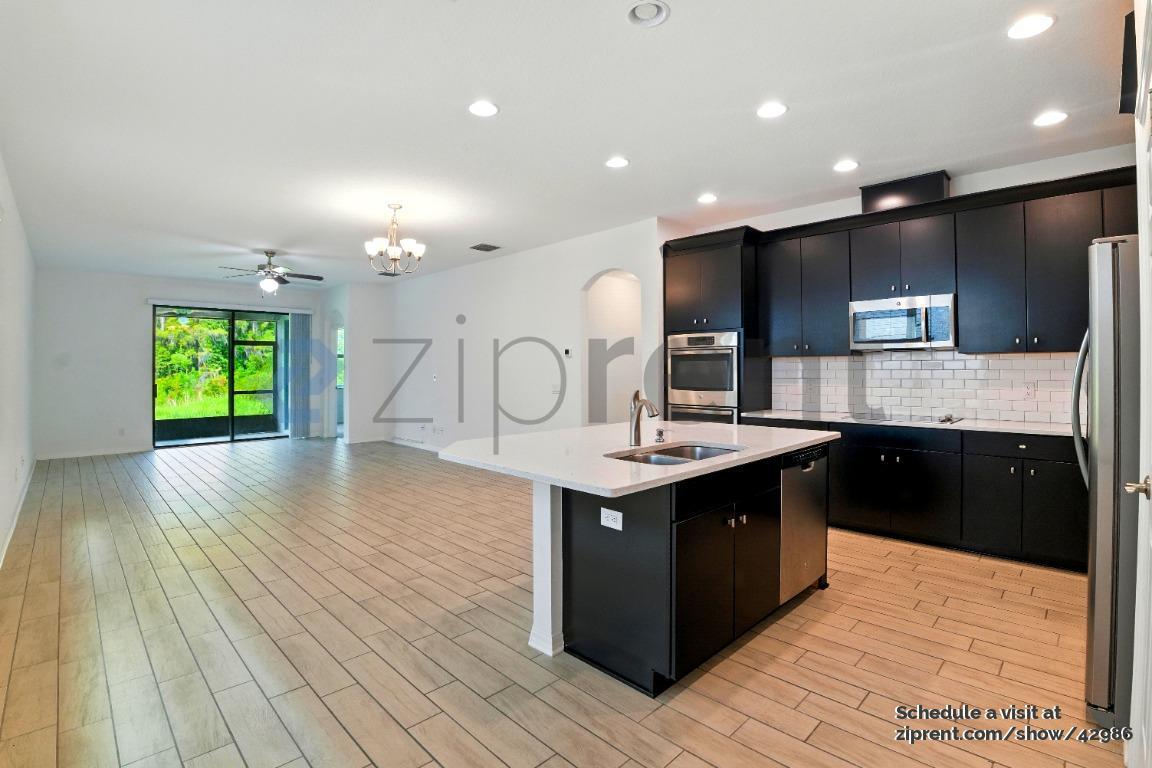 Building Photo - 10749 Pleasant Knoll Dr