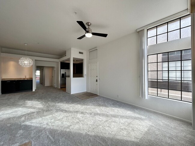 Building Photo - 2601 S Broadmoor Dr