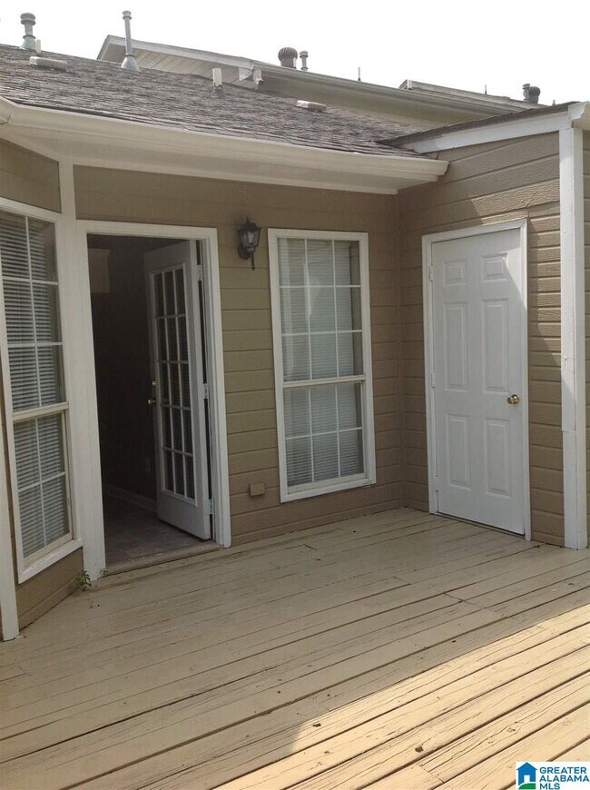 Building Photo - 200 Willow Point Cir