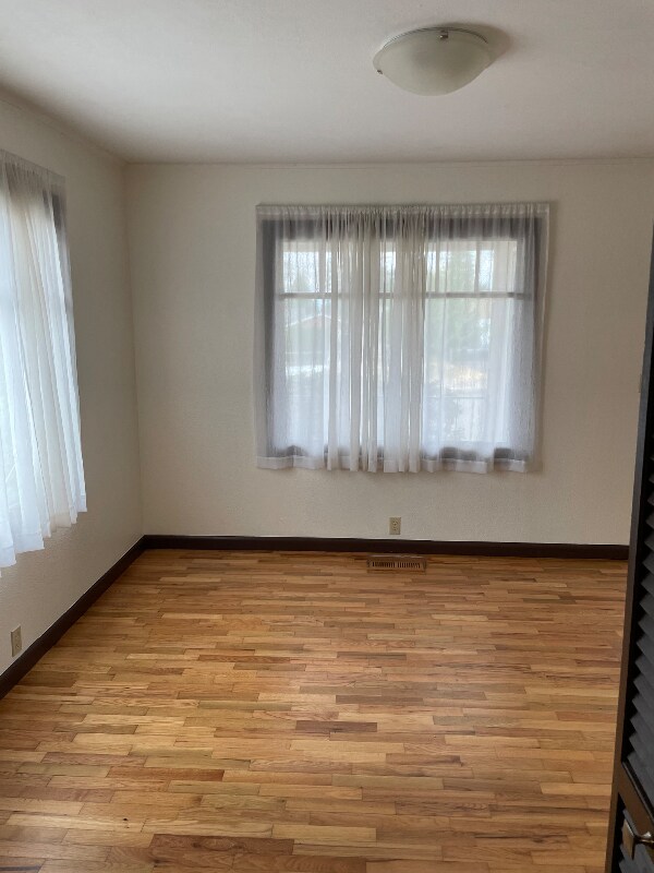 Building Photo - 38850 Pleasant St