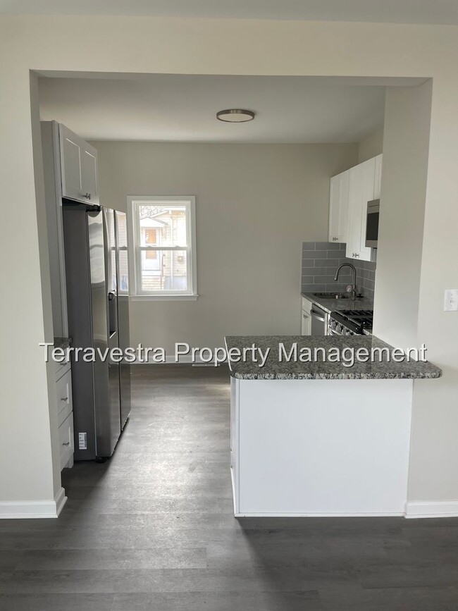 Building Photo - Newly Renovated 3 Bed in Carney's Point. E...