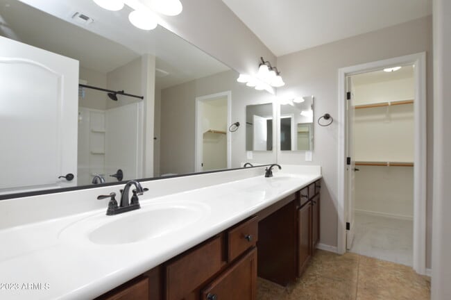 Building Photo - 971 S Brewer Dr