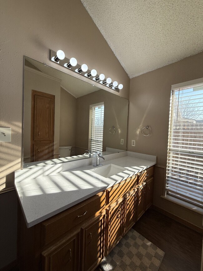 Building Photo - 2207 93rd St