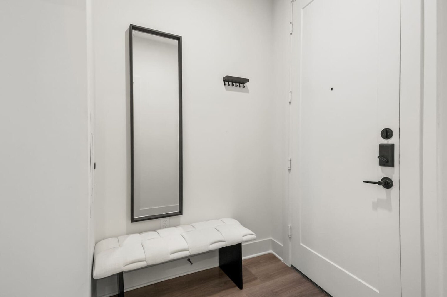 Building Photo - 701 Richmond Ave.