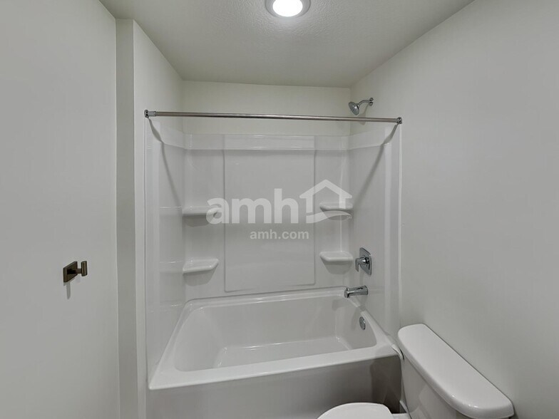 Building Photo - 8937 Wilroy Rd