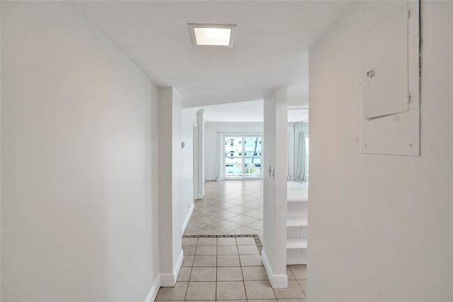 Building Photo - 1750 S Ocean Blvd