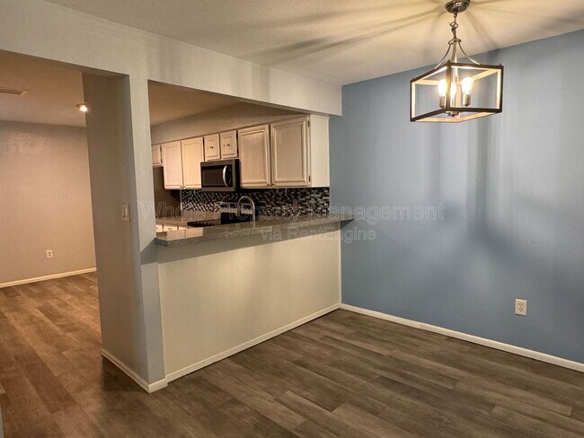 Building Photo - 2380 E Geddes Ave