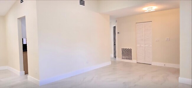 Building Photo - 11516 SW 54th St