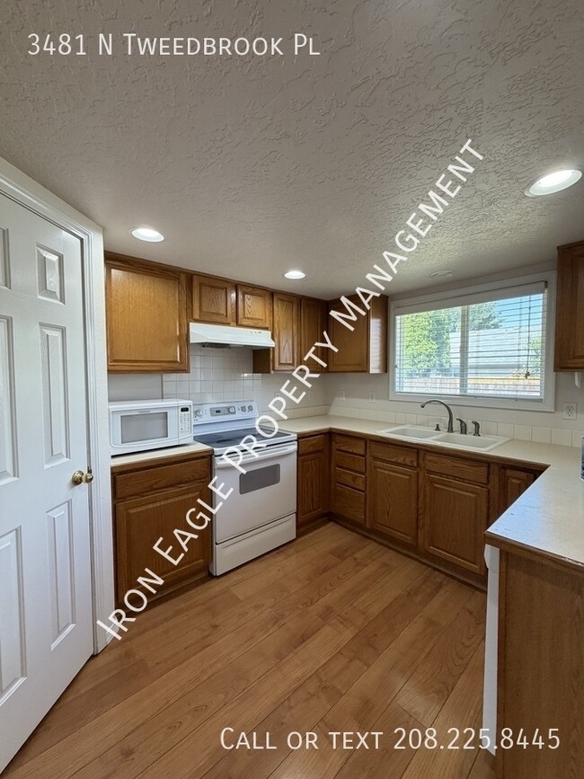 Building Photo - 3481 N Tweedbrook Pl