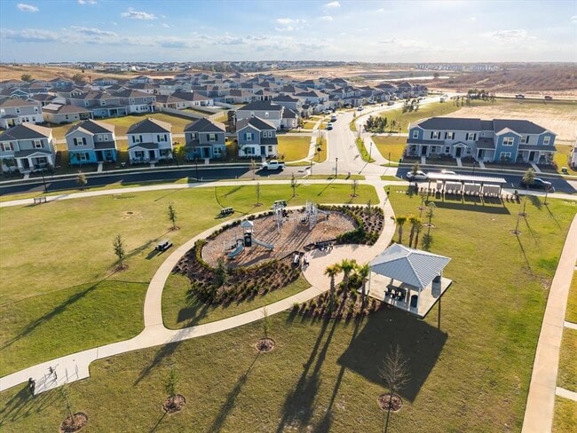 Building Photo - 2611 Runners Cir