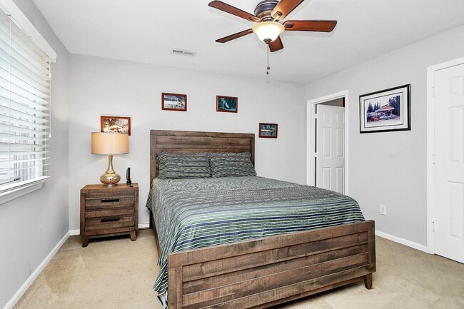 Building Photo - 9252 N Vicksburg Park Ct