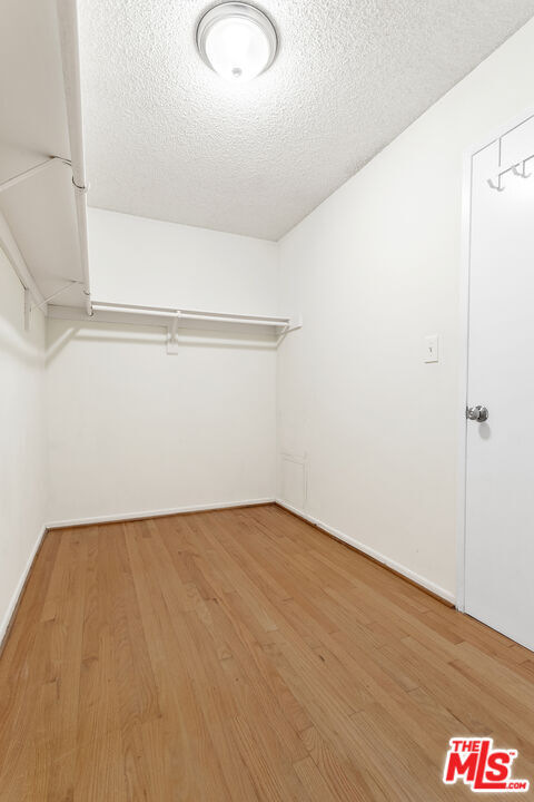 Building Photo - 11916 Goshen Ave