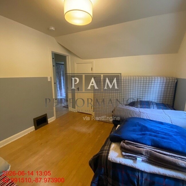 Building Photo - 2922 S 48th St