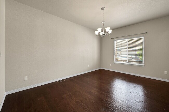 Building Photo - $2,650 - 4 Bed, 2.5 Bath Home with Fenced ...
