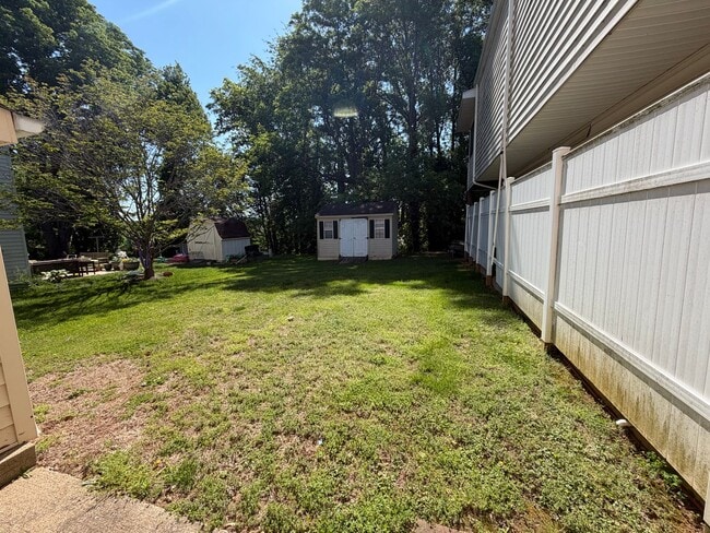 Building Photo - 2099 Commonwealth Dr