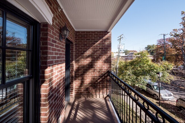 Building Photo - 915 Colley Ave