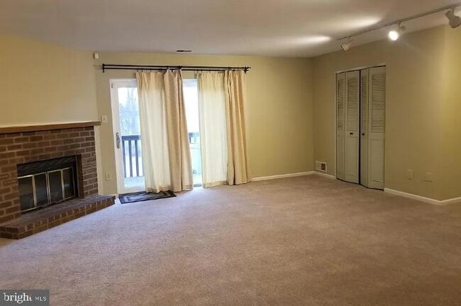 Building Photo - 132 Neyland Ct